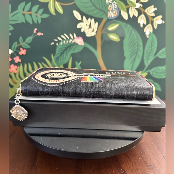 RARE LIMITED EDITION 👽🔥GUCCI Night Courrier GG Supreme Long Zip Around Wallet - Picture 16 of 16